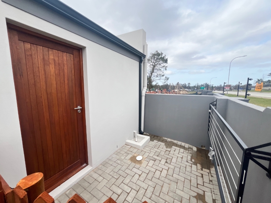 To Let 2 Bedroom Property for Rent in Heatherlands Western Cape